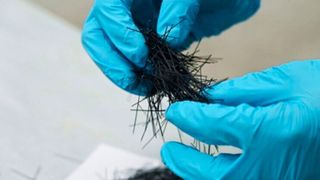 De petits morceaux de fil de fer de deux à trois centimètres de long sont répartis dans le béton. (EMPA)