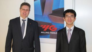 Manfred van Bebber, General Manager Deutschland (links), und Jeehang Song, Overseas Business Division Manager.  (Bild: Kroh)