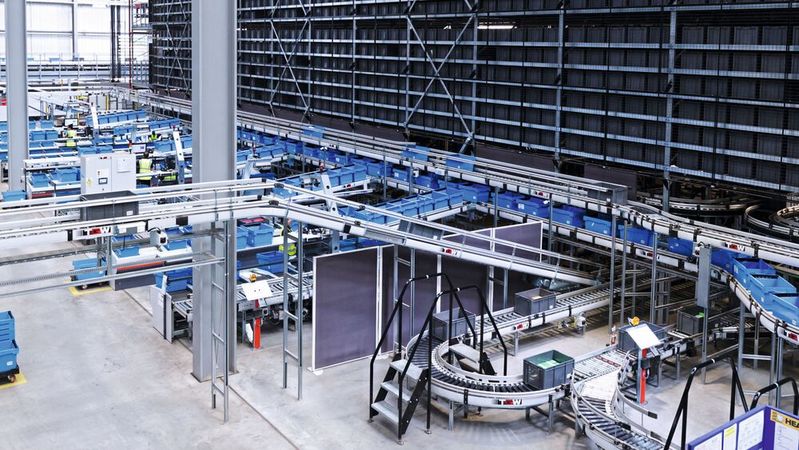 Die Ersatzteilbranche (Foto: ein Logistikzentrum bei LKQ DACH) ist mit ihrer Branchenorganisation GVA in Frankfurt vertreten.(Bild:  LKQ DACH)