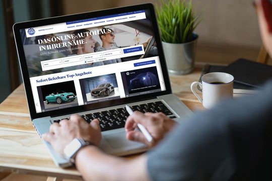 Im neuen Online-Autohaus haben Kunden jetzt Zugriff auf den deutschen Gesamtbestand der Emil-Frey-Gruppe. Im neuen Online-Autohaus haben Kunden jetzt Zugriff auf den deutschen Gesamtbestand der Emil-Frey-Gruppe.