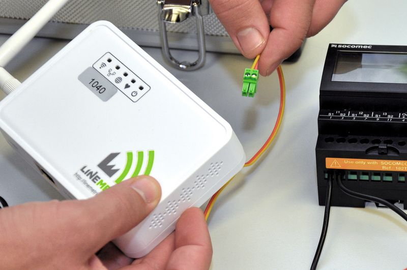 Bild 2: Linemetrics ist für die Produktionsdatenerfassung an Werkzeugmaschinen so einfach zu handhaben wie ein Multimeter in der Elektrotechnik oder ein USB-Stick am PC. (Bild: Linemetrics)