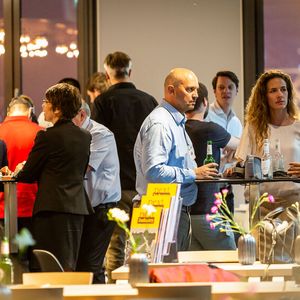 Die ExpertTalks in kleinem Rahmen komplettieren das Angebot von Next Indsutry an die Management-Ebene.(Bild:  Stefan Bausewein)