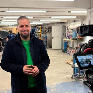 Christoph Brinke hilft mit seiner Agentur, die Sichtbarkeit von K+L-Betrieben gezielt zu erhöhen.  (Bild: Smoke an Luck)