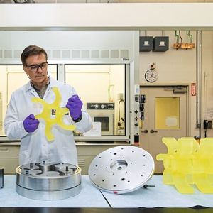 Quo vadis, Chemie? Bei Lanxess soll durch den Einsatz Künstlicher Intelligenz die Entwicklung maßgeschneiderter Rezepturen für Präpolymere beschleunigt werden.