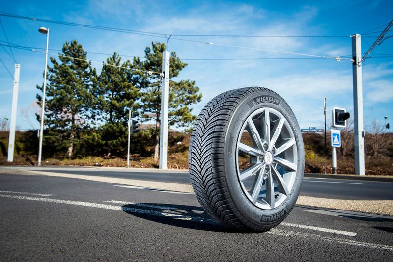 Der Ganzjahresreifen CrossClimate: Der erste Sommerreifen von Michelin mit Winterreifenzulassung. (Foto: Michelin)