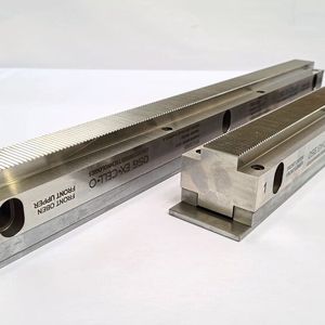 Eine Idee, die überzeugt: Das beidseitig nutzbare Flachwerkzeug spart Material ein, führt gleichzeitig zu einer CO2-Reduzierung sowie im produktiven Einsatz zu messbaren Kosteneinsparungen.(Bild:  OSG Excello)