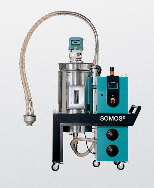 Die Granulattrockner der mobilen Somos RDM-Baureihe – im Bild der Somos RDM-70/200 – lassen sich lau Protec als variable Beistelleinheit an Verarbeitungsmaschinen nutzen. (Protec Polymer Processing)
