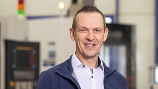 Michel Oppliger, CEO und Inhaber der H. P. Müller Werkzeugmaschinen AG: «Mit dem Medcenter 5AX von Kitamura zeigen wir ein äusserst kompaktes 5-Achsen-Bearbeitungszentrum unter Span.» (Bild: H.P. Müller Werkzeugmaschinen)