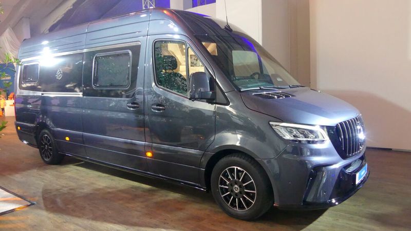Der sieben Meter lange Cascan basiert auf dem Mercedes Sprinter und soll eine neue zukunftsweisende Form des kompakten mobilen Wohnens repräsentieren. (Bild: SP-X/Michael Lennartz)
