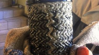 So sieht es aus, wenn Dieselkraftstoff nicht ausreichend Fließverbesserer enthält: Er „versulzt“, d. h., er stockt und blockiert somit allen voran den Kraftstofffilter. (Bild: Timo Gerstel)