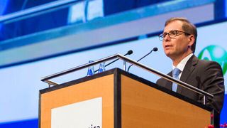 Die Electronica soll in hybrider Form, als Kompaktmesse mit digitalen Zusatzangeboten, am geplanten Zeitpunkt stattfinden. „Wir haben gemeinsam mit der Bayerischen Staatsregierung ein sehr schlüssiges Schutz- und Hygienekonzept erarbeitet, das es ermöglicht, auch in diesen Zeiten Messen erfolgreich zu veranstalten und der Branche die Gelegenheit gibt, sich wieder persönlich auszutauschen,“ sagt Falk Senger, Geschäftsführer der Messe München. (Messe München GmbH)