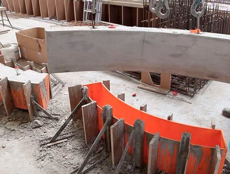Diese 3D-gedruckte Schalungslösung wurde mit dem Big Rep One für das Bauunternehmen Geiger gefertigt. Die anschließend gegossenen Betonelemente dienen der Restaurierung von fünf Meter hohen Fensterrahmen. (BigRep)