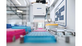 Eine neue Software-Erweiterung soll GxP-konformes Arbeiten mit elektronischen Pipetten unterstützen. (Bild: Eppendorf)