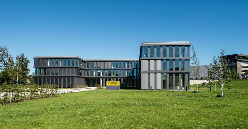 Turck eröffnet neue Vetriebs- und Marketingzentrale am Standort Mühlheim. (Turck)