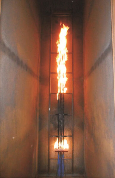 Test der halogenfreien Megaflex 500-C in einer Brennkammer gem. VDE 0482-332-3 / IEC 60332-3. (Helukabel)