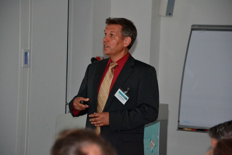 Dr. Guido Rimmel von Phenomenex gab in seinem Workshop Tipps für die richtige Auswahl des Säulematerials. (Ottleben/LABORPRAXIS)