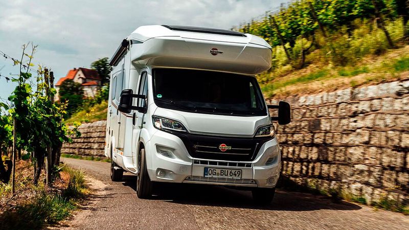 Der Lyseo Gallery lässt sich mit einer Höhe von 2,96 Metern einfach dirigieren. (Bild: Bürstner)