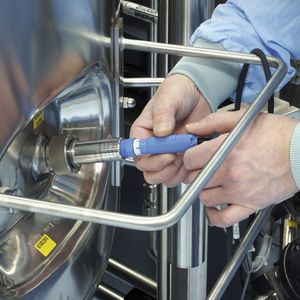Der pH-Sensor mit Festeinbauarmatur im Einsatz im Fermenter.