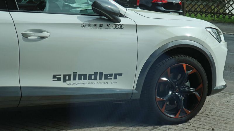 Spindler vertritt die Volkswagen-Konzern-Marken VW, Audi, Skoda, Seat, Cupra und Porsche. (Grimm/»kfz-betrieb«)