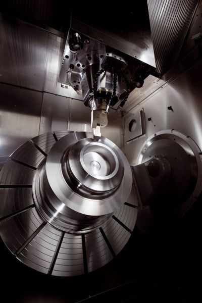 Bild 2: Außendrehbearbeitung auf einer C 50 U MT dynamic.  (Bild: Hermle)