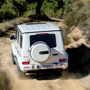 Bis zu 24 Zentimeter Bodenfreiheit bietet der Mercedes-AMG G 63.(Bild:  Mercedes)