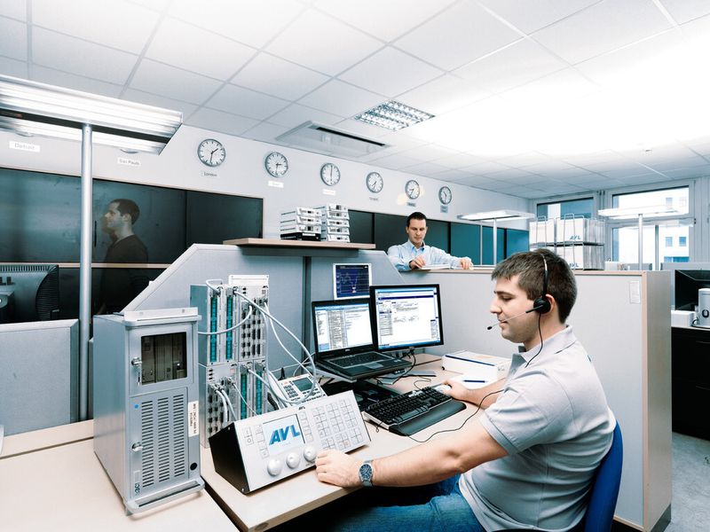AVL List betreut in der Automobilindustrie weltweit mit über 600 Mitarbeitern mehr als 4000 Antriebsstrang-Prüfstände. Mit Assist 4.0 will AVL die Serviceleistung weiter steigern und global vernetzen. (Bild: AVL List)
