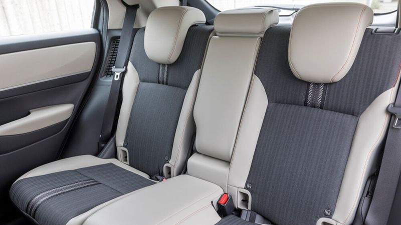 Legt man die Rücksitzlehnen um, steigt das Kofferraumvolumen auf 1.305 Liter. (Bild: Honda)