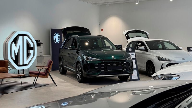 Der moderne MG-Showroom in Hamburg-Harburg. (Bild: Krüll-Gruppe)