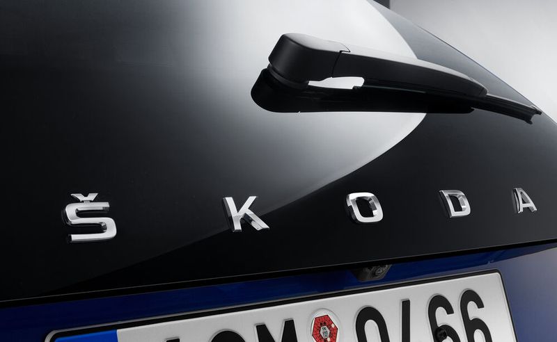 Immerhin ist klar, es ist ein Skoda. (Bild: Skoda)