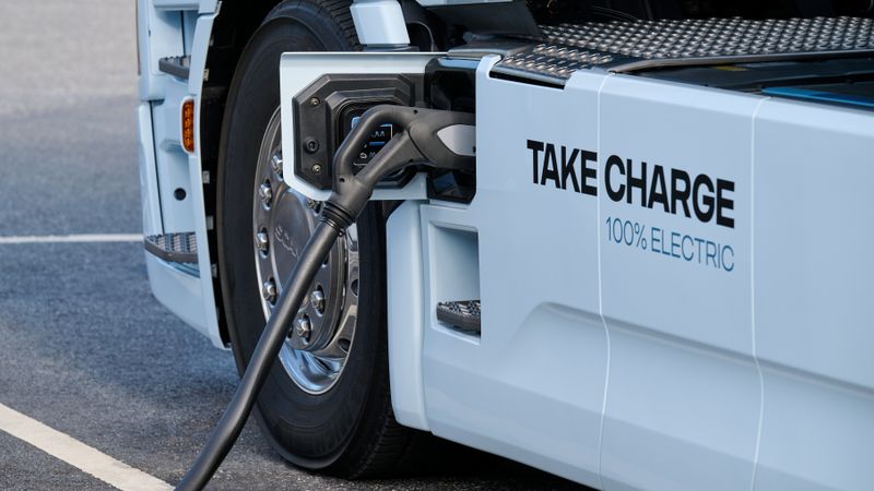 Der Herstellerverband Acea fordert mehr klimafreundliche Nutzfahrzeuge – und entsprechende Rahmenbedingungen.(Bild:  Scania)