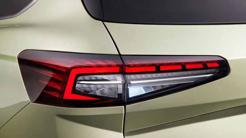Neu sind auch die LED-Rückleuchten. (Bild: Skoda)