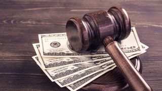 Die EU-Kommission hat dem US-Unternehmen Apple eine Wettbewerbsstrafe in Milliardenhöhe verhängt.  (Bild: Yingko - stock.adobe.com)