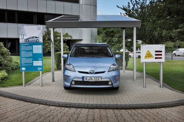 Ein Carport mit Solarzellen und Ladestation: So sieht die ideale Lösung für Toyota aus. (Foto: Toyota)