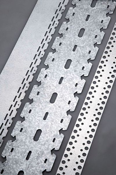 Bild 3: Mit dem Rotationsstanzen können Metallprofile bis 3 mm Materialdicke mit hoher Geschwindigkeit bearbeitet werden.  (Bild: Baust)