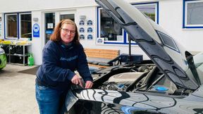 Andrea Auffermann ist neue Obermeisterin der Kfz-Innung Dortmund-Lünen und führt mit ihrem Vater Erwin in Dortmund eine freie Kfz-Werkstatt. (Bild: Kfz-Auffermann)