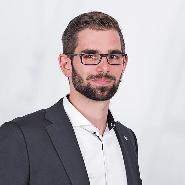 Marc Zimmermann, Competence Center Leader Core & Hybrid Infrastructure bei IT-Haus: „IT-Security muss in allen Komponenten und Prozessschritten mitgedacht werden. Das fängt bei der Auswahl der richtigen Hardware an, geht über Richtlinien und Prozesse weiter und endet bei Dokumentation und Mitarbeiterschulung.“ (IT-Haus)