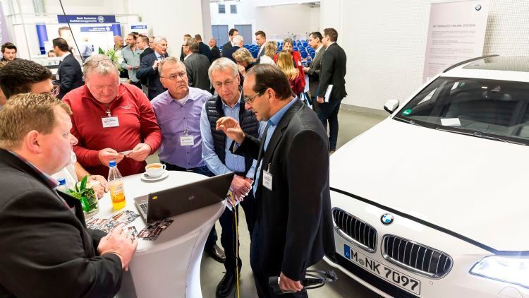 BMW kümmert sich sehr aktiv um das Geschäft mit den Freien. Entsprechend informierten die Müncher auch über ihre Angebote und vielfältigen Servicemöglichkeiten auf der Fachtagung. (Stefan Bausewein)