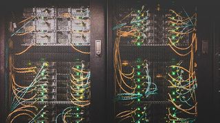 KI wird die Nachfrage nach Rechenzentrumskapazitäten weiter steigern. Auch im Data-Center-Bereich muss man deshalb über mehr Energieeffizienz und die Nutzung regenerativer Energien nachdenken. (Bild: gemeinfrei)