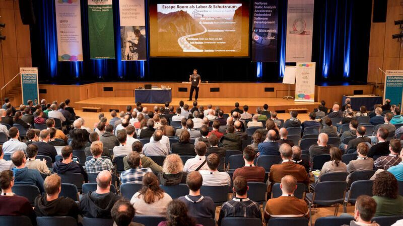 Welche Trends und Technologien sind für die Software-entwicklung von heute relevant – und welche für die von morgen? Der ESE-Kongress bietet tiefgründige Ein- und Überblicke.(Bild:  Elisabeth Wiesner)