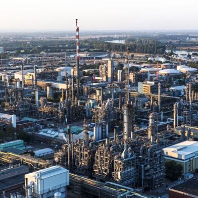 Die Produktionsanlage Steamcracker II am BASF-Standort in Ludwigshafen (Bild: BASF)
