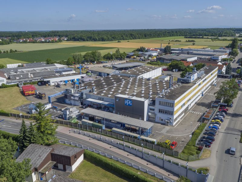 Platz 10: PPG Industries – 14,9 Mrd. €  Branche: Kunstglas- und Chemieprodukte Sitz: Pittsburgh/USA Gründungsjahr: 1883 Beschäftigte: ca. 49 Tsd.   (Business Wire)