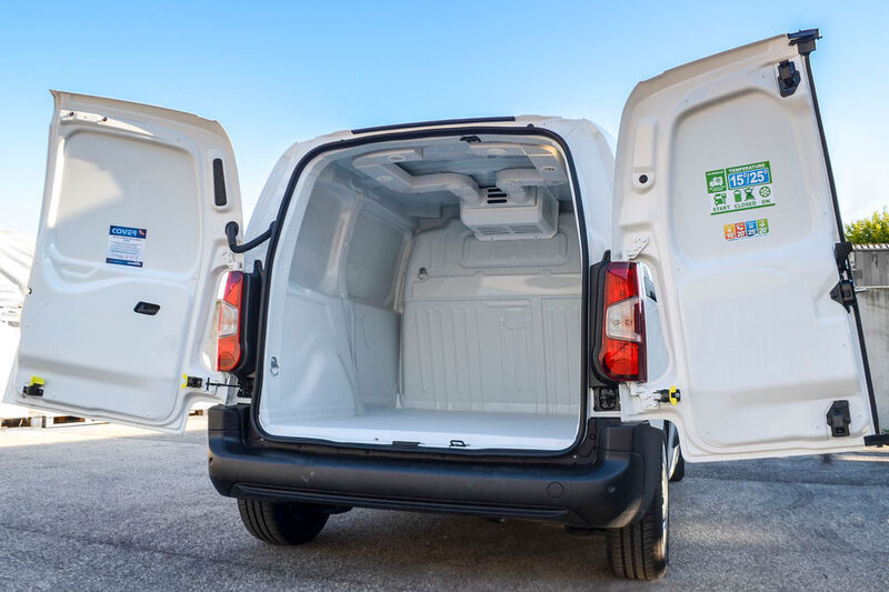 Das Kühlabteil des Combo-Kühlfahrzeugs fasst 1,6 Kubikmeter in der kurzen Variante beziehungsweise 2,0 Kubikmeter in der XL-Version. (Opel Automobile GmbH)