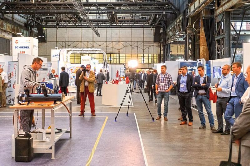 Mit besonderem Stolz wies der Veranstalter darüber hinaus darauf hin, dass fast alle namhaften Unternehmen der Armaturen-/Antriebs- und Dichtungsbranche auf der DIAM & DDM vertreten waren (DIAM)