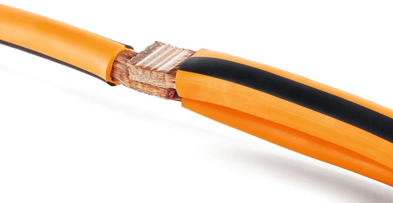 Platz 10: Große Leitungsquerschnitte per Ultraschall verschweißen - Bislang realisierte Kombinationen: Bis zu fünf Kupferleitungen mit einem Gesamtquerschnitt von bis zu 280 mm².  (Bild: Telsonic)