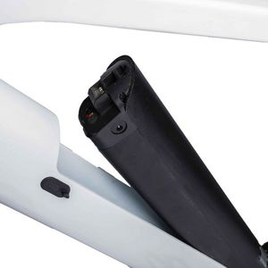 Die Batterie lässt sich im Rahmen laden oder zum Laden herausnehmen.(Bild:  IO Mobility)