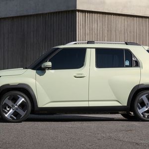 Hyundai verspricht zudem lukrative Leasingraten, schließlich soll der cleane Kleine die CO2-Bilanz der Koreaner aufhübschen.(Bild:  Hyundai)