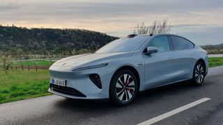 Der Nio ET7 ist seit 2022 erhältlich. Eine Besonderheit ist, dass man die Batterie wahlweise kaufen oder leasen kann. (Bild: Mauritz – VCG)