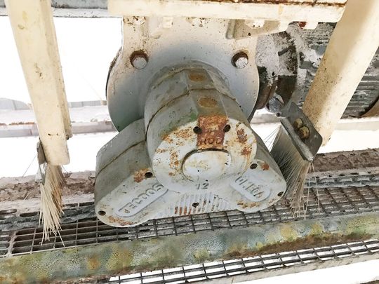 Trotzt dem Salz: Das Antriebssystem, bestehend aus Tecdos-Omega-Drive-Antrieb und der Tecdos-Rundstahlkette ist besonders robust gegen aggressive Medien und Witterungsbedingungen.(Bild:  F+S)