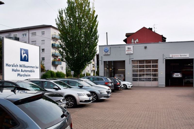 Die innenstädtische Lage erfordert, die relativ beengten Platzverhältnisse logistisch effizient zu meistern. (Holger Schweitzer/»kfz-betrieb«)