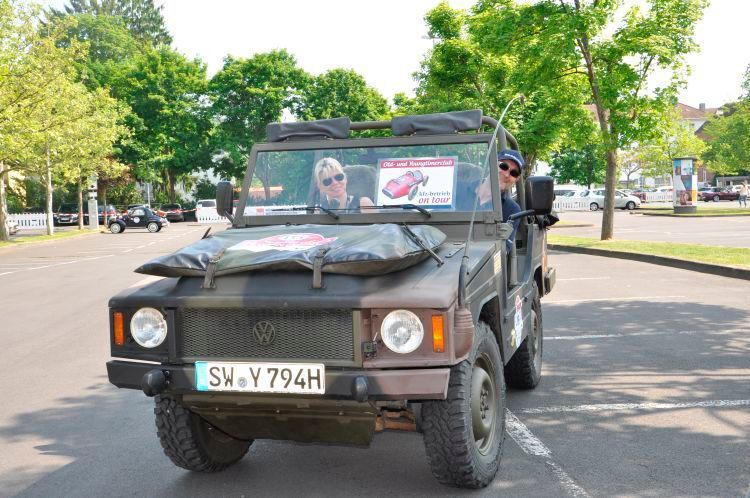 Wetterfestes Gespann: Das zweite Vogel-Team mit Pilot Bernd Meidl und Copilotin Andrea Lechner-Meidl. (Grimm)